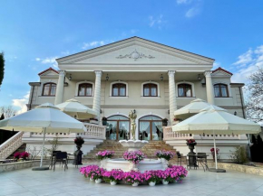 Hotel Pałac Akropol